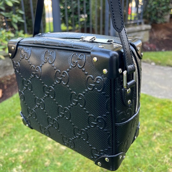 ❌SOLD❌Authentic Gucci GG embossed leather trunk bag - Picture 14 of 16